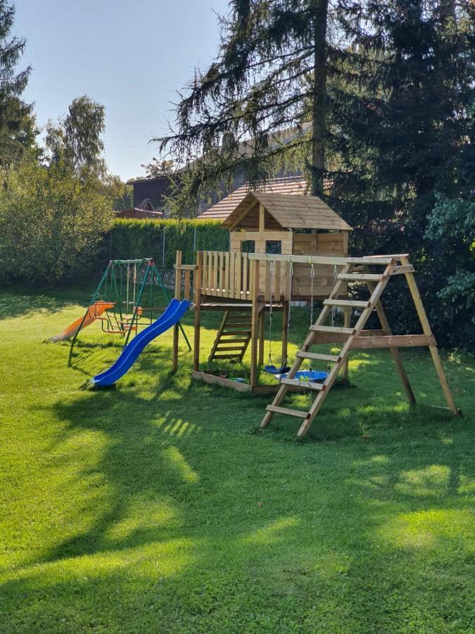 Apartamenty Czerwony Dworek - Duzy Teren Zielony, Plac Zabaw, Miejsce Na Grilla I Staw Z Mozliwoscia Wedkowania, Boisko Mysłakowice Kültér fotó